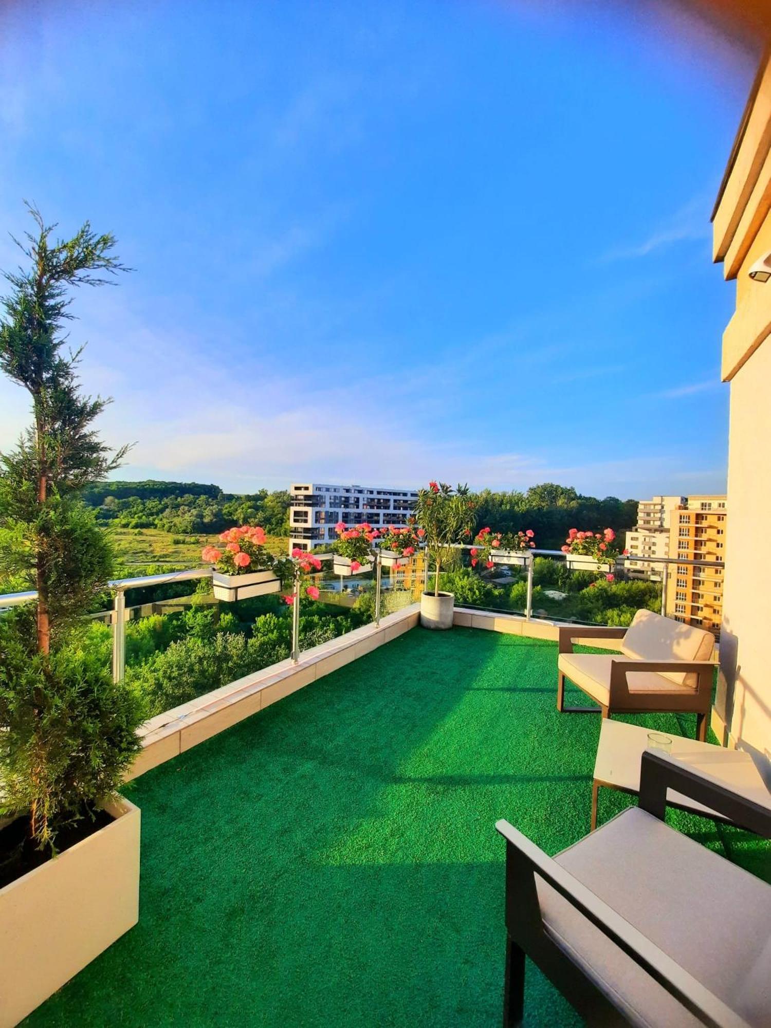 Appartamento Penthouse View Aeroport Iasi 2 Esterno foto