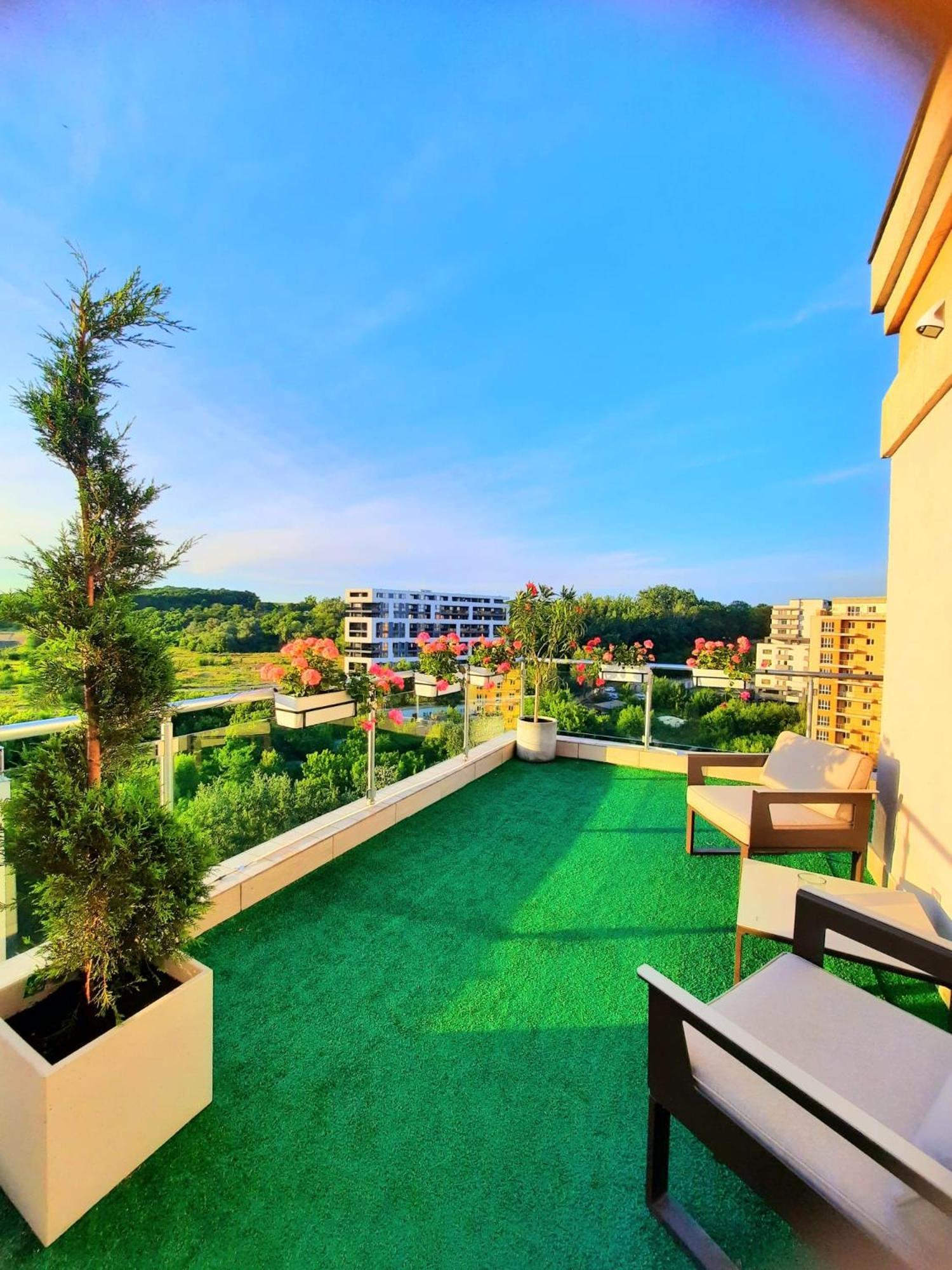 Appartamento Penthouse View Aeroport Iasi 2 Esterno foto