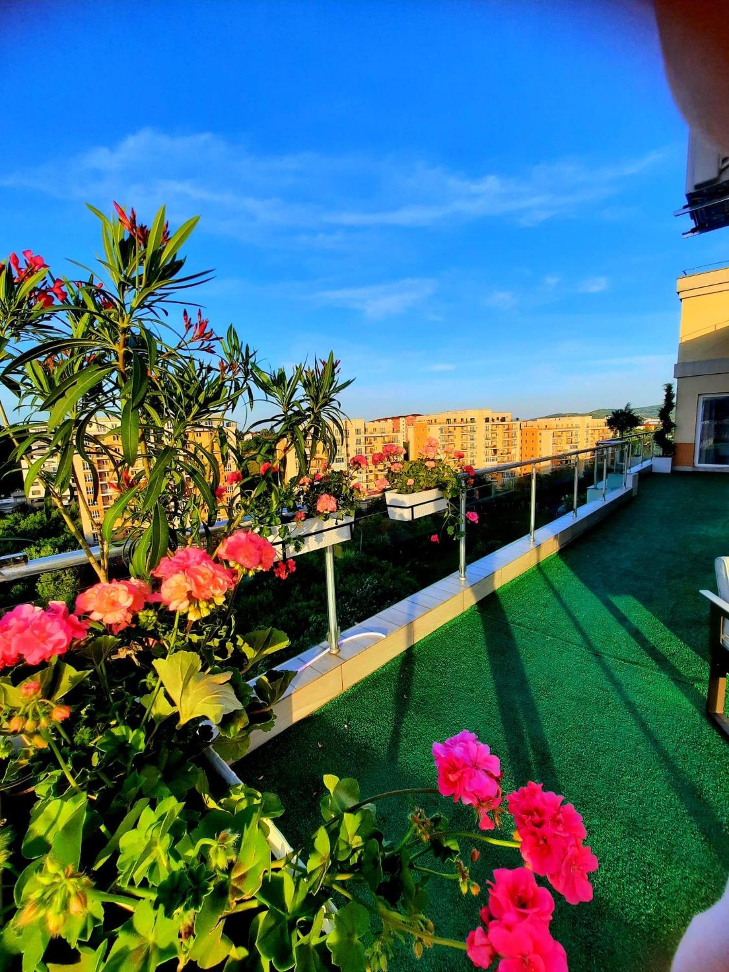Appartamento Penthouse View Aeroport Iasi 2 Esterno foto