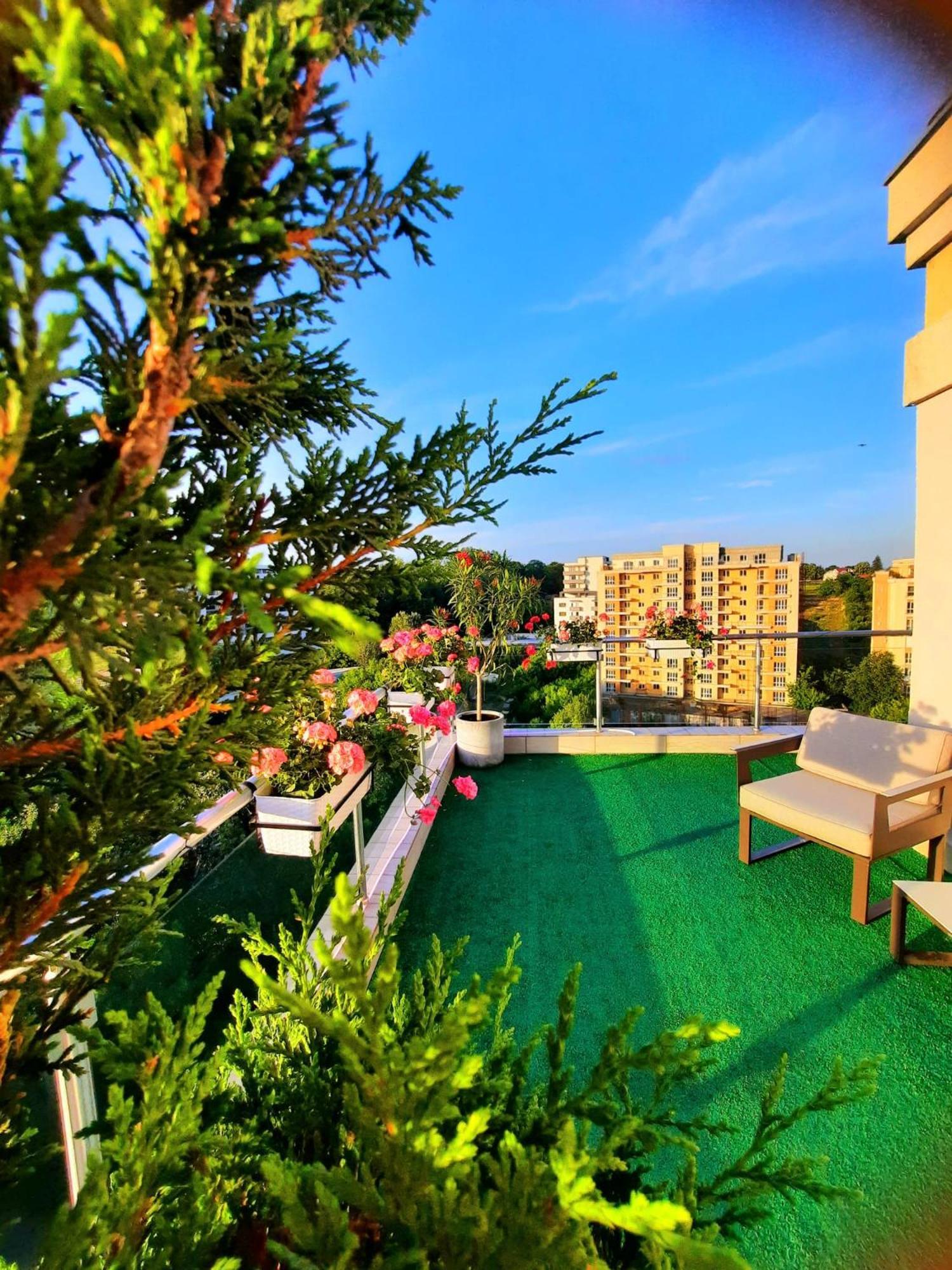 Appartamento Penthouse View Aeroport Iasi 2 Esterno foto