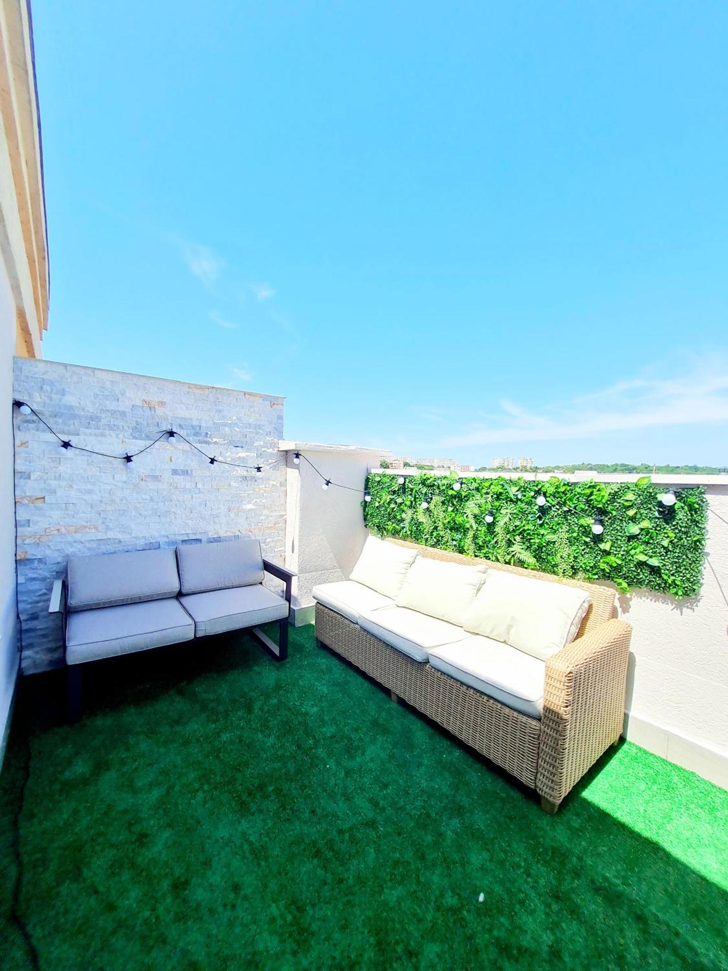 Appartamento Penthouse View Aeroport Iasi 2 Esterno foto