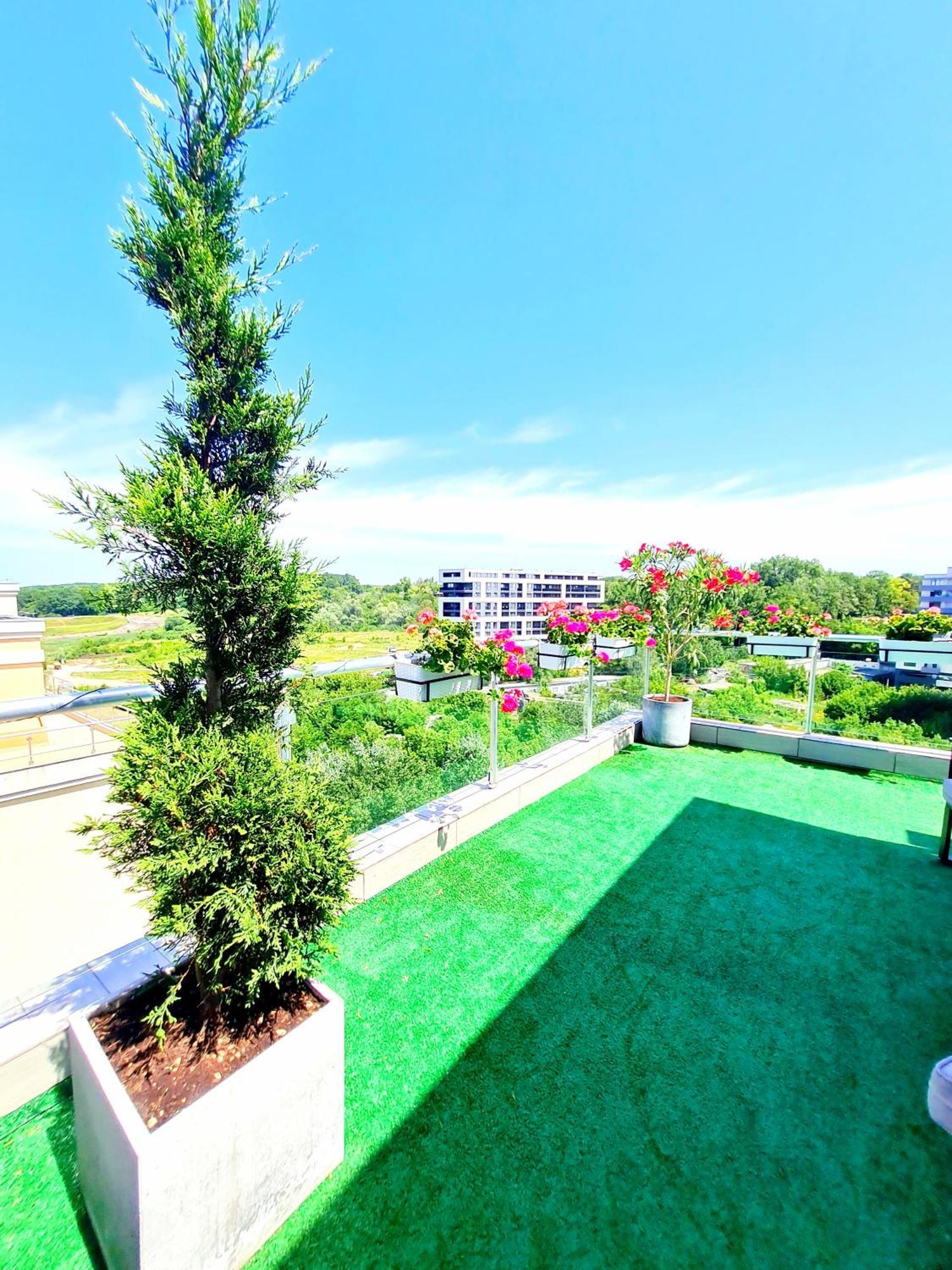 Appartamento Penthouse View Aeroport Iasi 2 Esterno foto